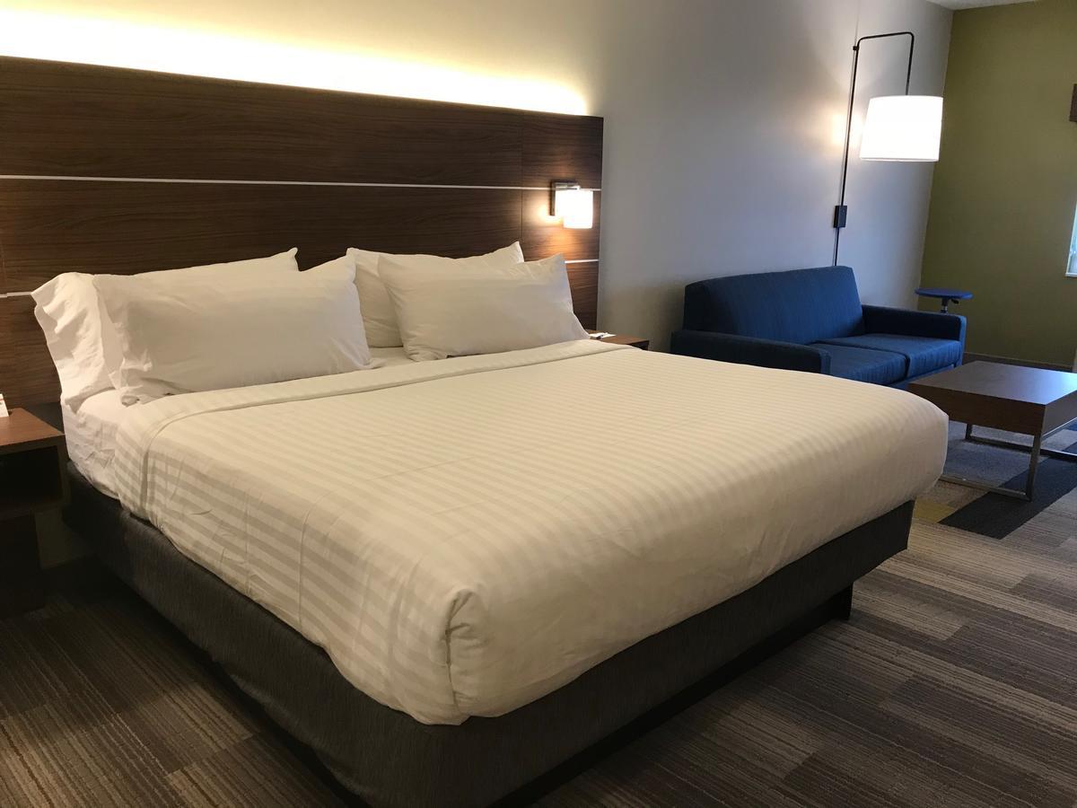 Holiday Inn Express Rochester-Victor By Ihg Bagian luar foto